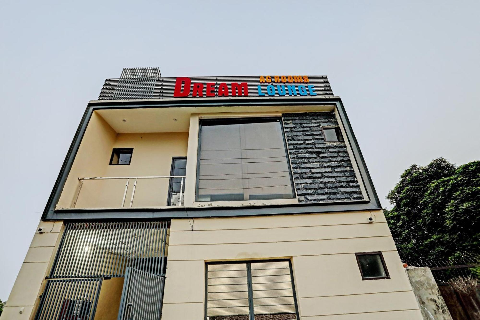 Dream Lounge Hotel Jalandhar Exterior photo